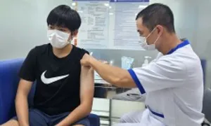 Nhiều du học sinh về nước tiêm vaccine sốt xuất huyết