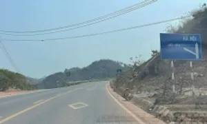 'Ngã ba đánh đố tài xế nếu đi đúng luật' 'Ngã ba đánh đố tài xế nếu đi đúng luật'
