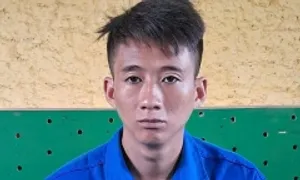 Trộm bất thành, dí dao khống chế con gái chủ nhà